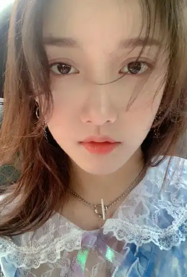 姜贞羽白皙肌肤性感自拍照图片57