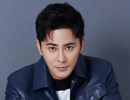 偶像剧《一起来看流星雨》中饰演林晓黎,古装剧《古剑奇谭》中