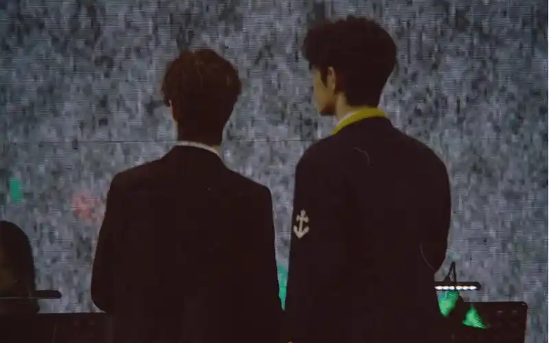 「博君一肖」沉沦于王一博肖战背影双杀!