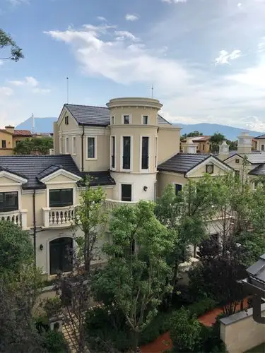 二环边滇池度假区1000平独栋别墅280平花园1800万