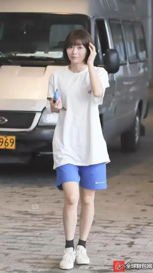 明星们的帆布鞋穿搭赶紧学学吧