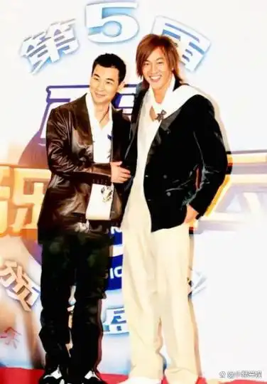 周润发身高不到一米八与黄晓明同框对比到底是谁说了谎