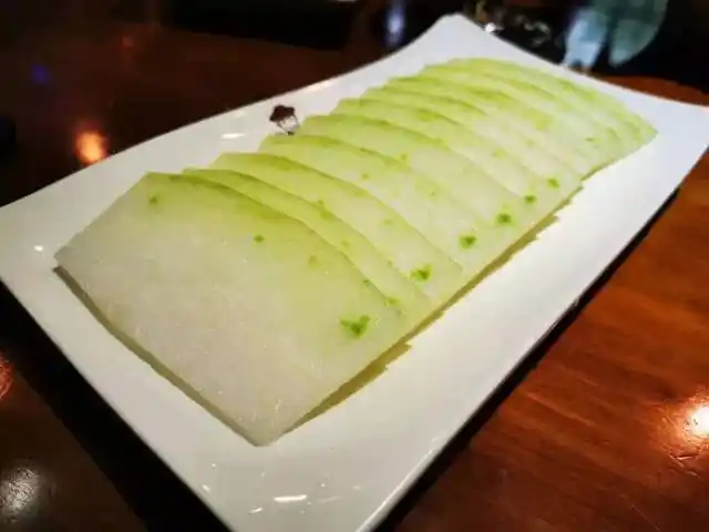 ▍杭州酱鸭 ▍皮蛋豆腐 ▍红糖冰粉 还有鲜美的冬瓜,蔬菜拼盘,又吃了