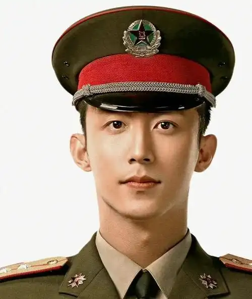 黄景瑜:在娱乐圈"服兵役"的男明星,穿上军装究竟有多帅?
