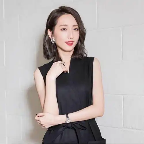 求柯佳嬿小姐姐的好看图片想拿来当头像