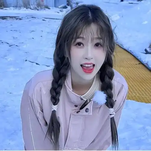 据悉,虞书欣是中国内地女演员,歌手,毕业于新加坡拉萨尔艺术学院,曾