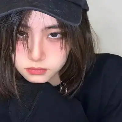 超可爱有点呆萌的美女高清头像图片_女生头像_美头网