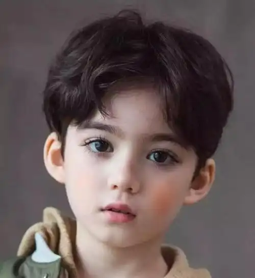 小男孩因太帅涨粉百万,看到他颜值后,网友上辈子拯救了银河系