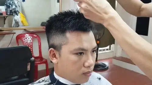 服务升级打开原网页 2男生发型参考,飞机头,油头,瓜子头,侧背头,大