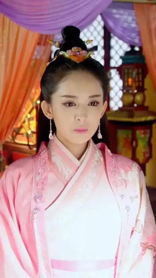 《武神赵子龙》古力娜扎版貂蝉"貂蝉"有了红衣的衬托,越发的美艳.