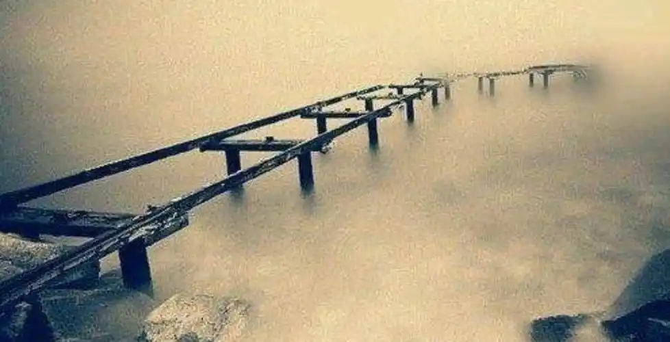 很多说法都认为这忘川河水是浑浊无比的,甚至还有更恐怖的说法,说这