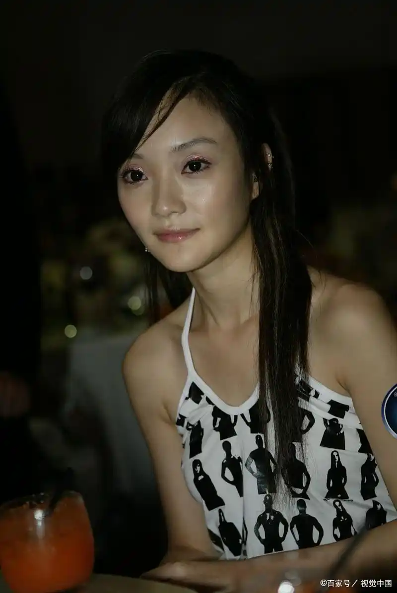 李小璐早期"素颜照流出"网友看到直呼晓明哥!