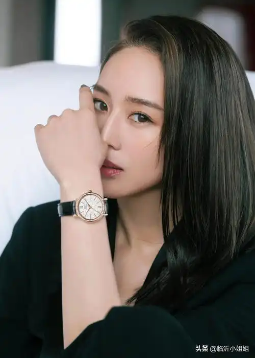 张钧甯五官长相精致优雅整个轮廓看上去大气优雅很有贵气感