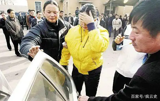 当年追杀刘汉的亿万富翁,捐出495亿资产,终被执行注射死刑