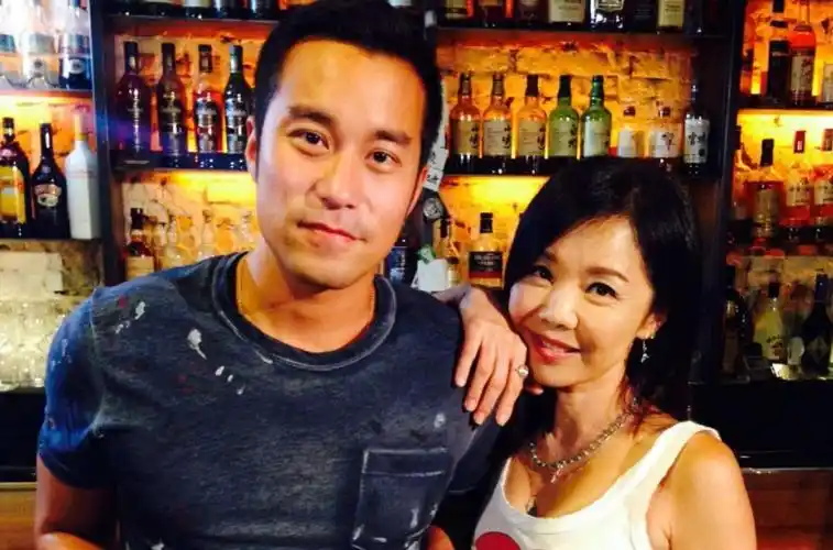 原创36岁张孝全近照儿子已经5个月了曾与万茜相恋10年后分手