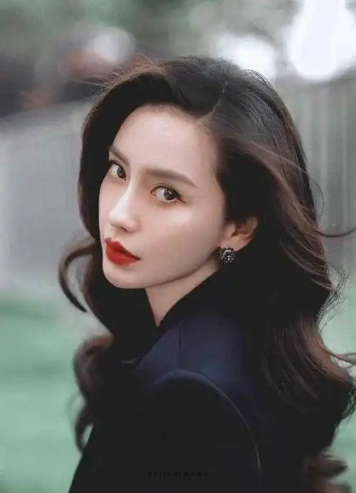 angelababy最美造型 还是西装红唇