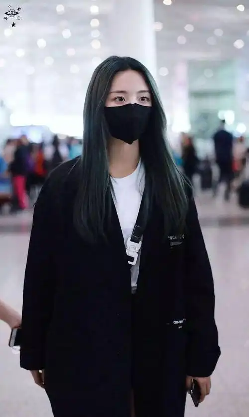 纯绿色或者绿色挑染都不错5,茶色挑染看腻了黑发的朋友们,可以尝试一