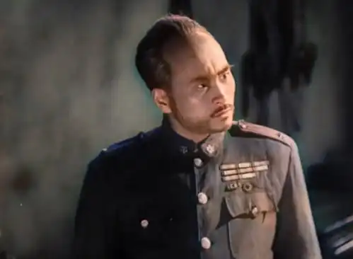 电影《智取华山》故事,两位群演坠崖牺牲,钱壮飞女儿演反派