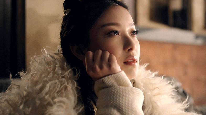 是《悟空传》的紫霞仙子,托着腮帮说:"我看晚霞的时候不做任何事"