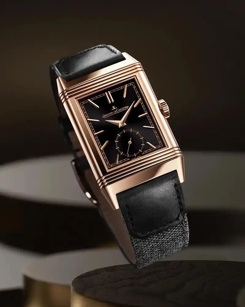 积家全球代言人易烊千玺佩戴翻转系列小秒针腕表出席华 - 抖音