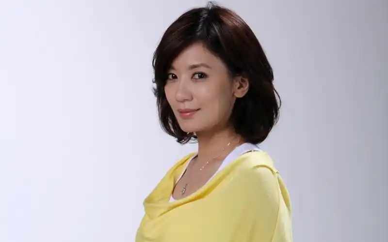 贾静雯桌面壁纸-美女壁纸-高清美女图片-第5图-娟娟壁纸