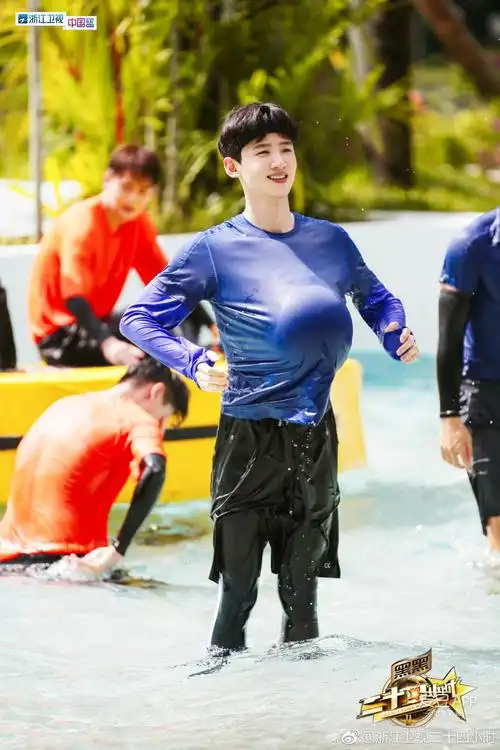 《二十四小时》今晚精彩剧照抢先看 白敬亭水中花样玩球