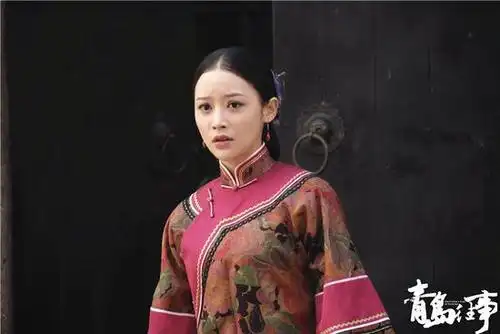 《青岛往事》将播 坏叔叔黄渤变身笨小孩