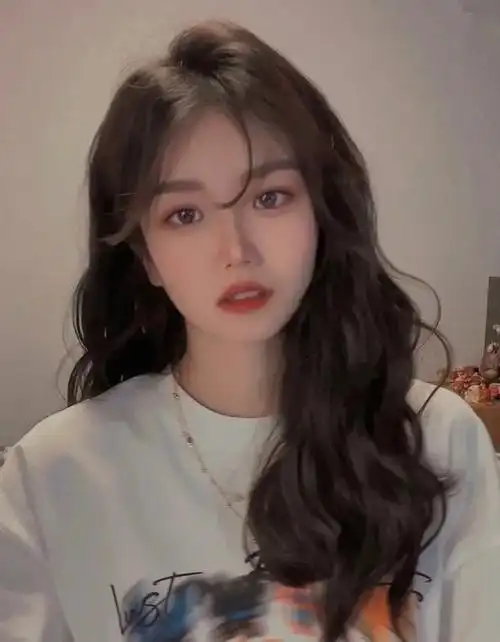 适合细软女生的烫发法式慵懒烫发