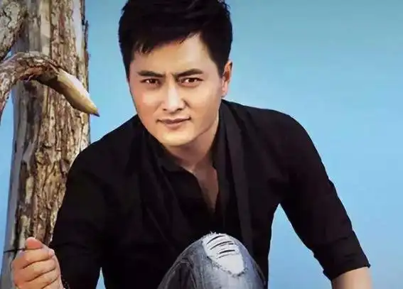 云飞个人资料(星光大道) - 散下步