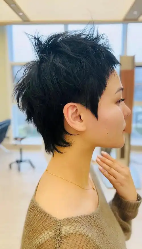 夏季短发来了,锯齿刘海很有辨识度,剪完大不一样|脸型|发型|圆脸_网易