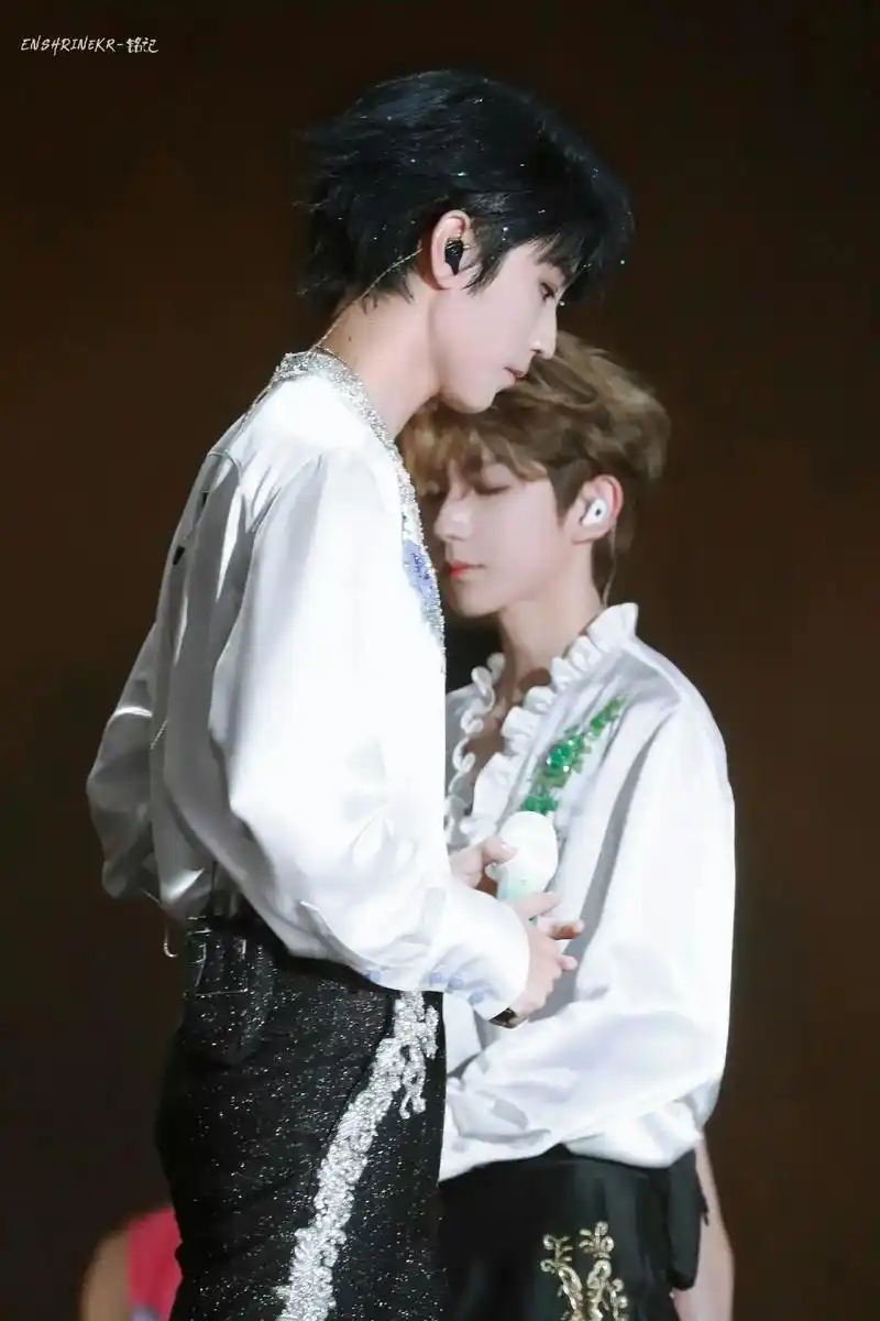 好美的图.#凯源 #错位图 指路vb:enshrinekr_ - 抖音