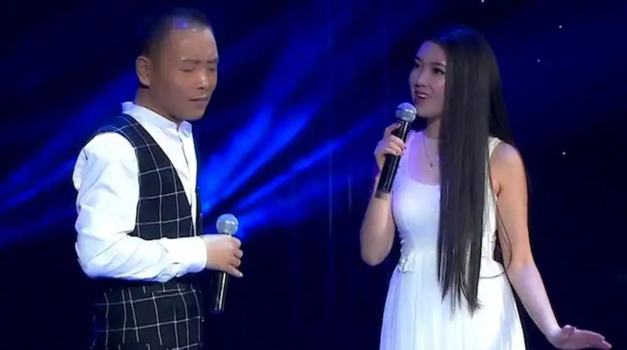 任妙音到底唱了句什么?瞧祁隆那迷离的小表情,也太陶醉了!