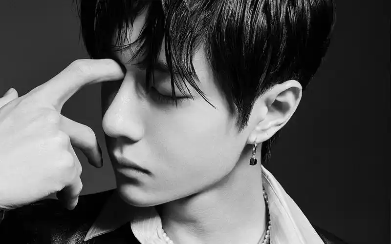 电脑壁纸 明星 大陆明星 王一博复古帅气阳光迷人写真