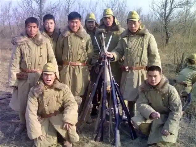 上热门 #原创视频 #抗战剧 @方琼 老照片剧照,过去的事 - 抖音