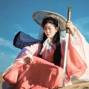 文艺侠客带兵器女生头像唯美古风真人头像