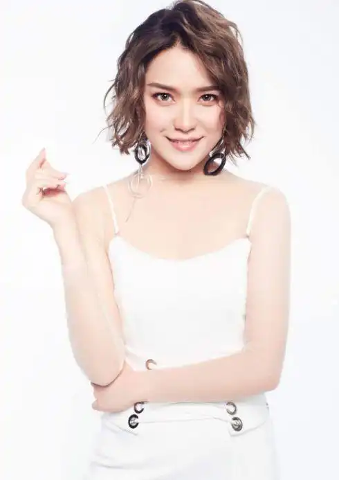 庄心妍入驻唱吧,演唱《好可惜》