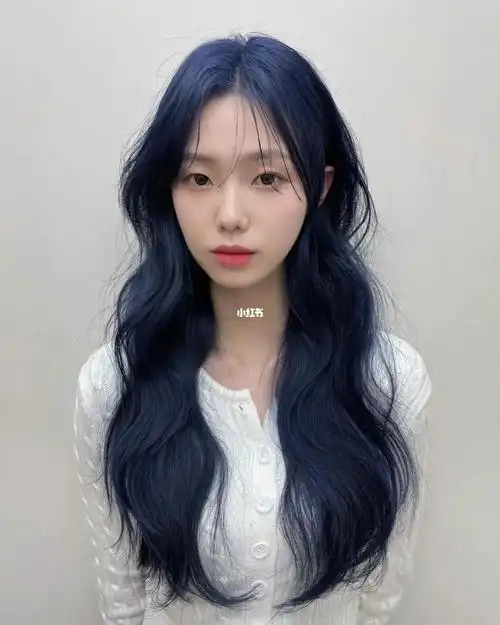 深蓝色发色推荐.