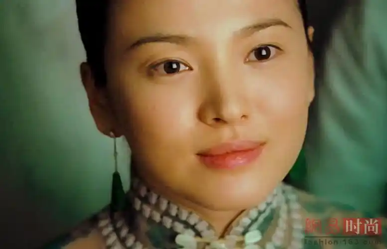 宋慧乔穿上旗袍 才优雅有风韵