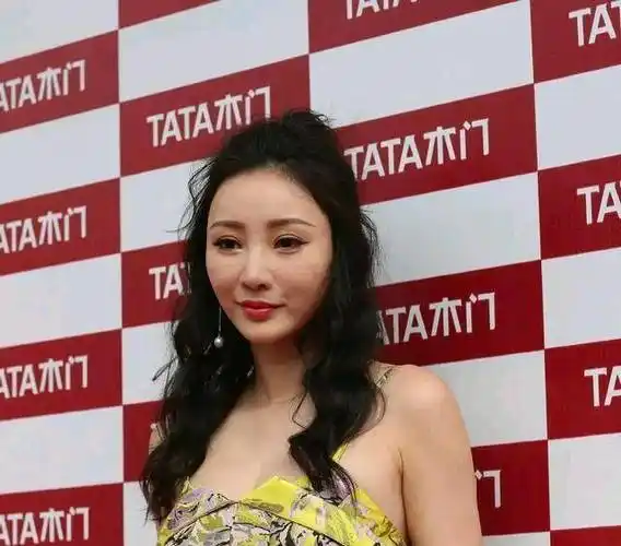 柳岩剧照生图被爆出,膀大腰圆显然胖了,岁月的痕迹的痕迹很明显_什么