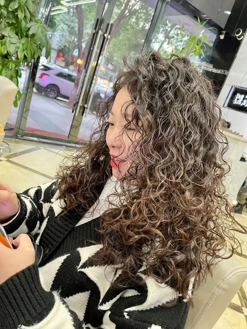 图片叙事练习 #羊毛卷 #港风蛋卷头 #复古羊毛卷 #我 - 抖音