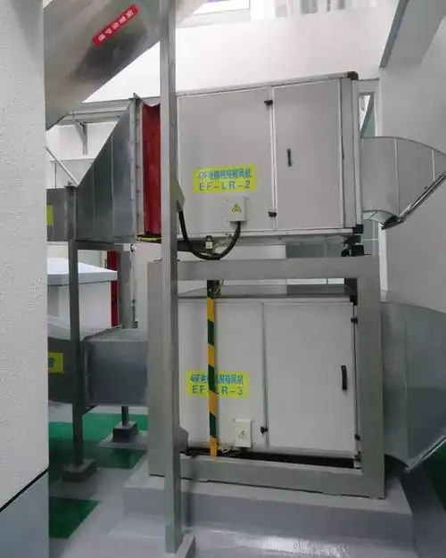 屋面风机安装居中对正,减振可靠