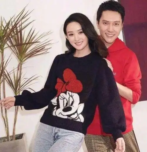 众所周知,冯绍峰曾与林允,倪妮,杨幂等人都传过绯闻,当初拍摄《宫锁心