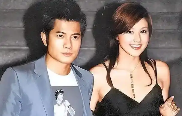 【吴奇隆】前阵子,吴奇隆因为参加综艺火了一把,跟老搭档苏有朋疑似