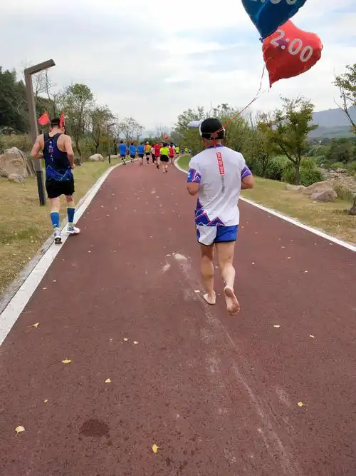 我们乘风破浪,为健康快乐奔跑!大觉山半程马拉松
