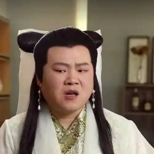 林更新发文:好像在哪见过,看了偶遇照片,到底是岳云鹏还是贾玲?