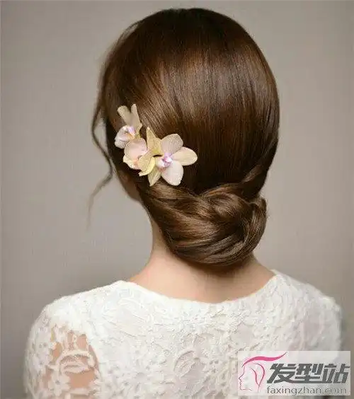 清新韩式新娘盘发 打造唯美独特的新娘