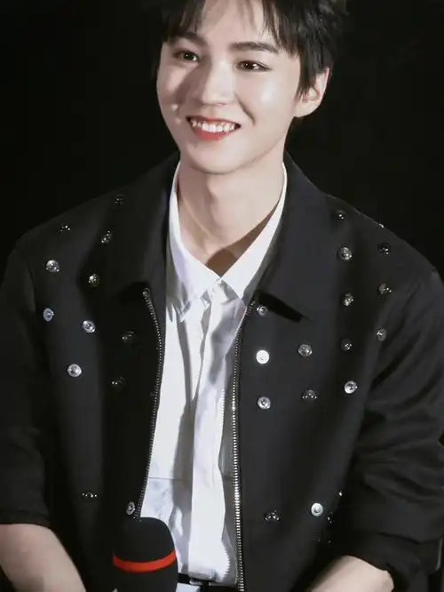 大早上发王俊凯疯想见王俊凯超级想见