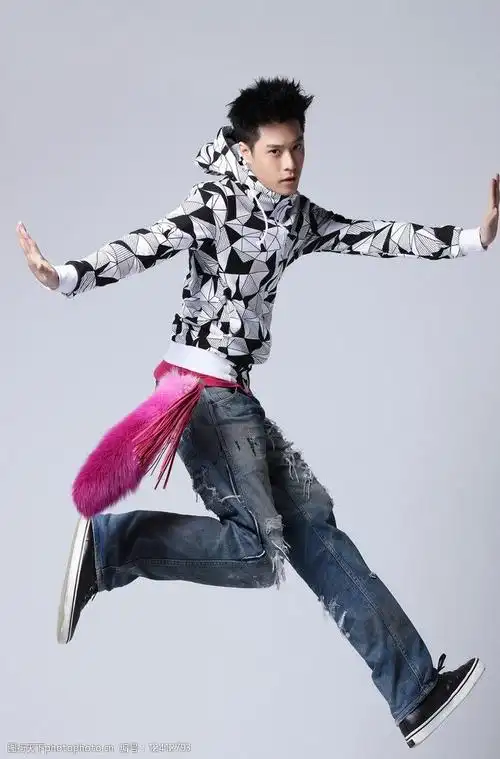 nick周汤豪附心汉图片