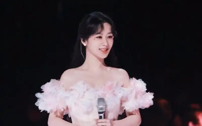 【杨紫】杨紫《粉色海洋》直拍.太美了!