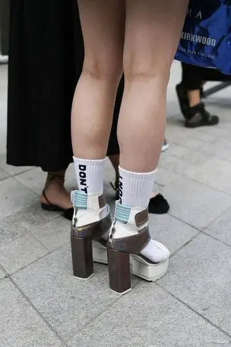 mo si尚课#长袜配凉鞋 时髦上天